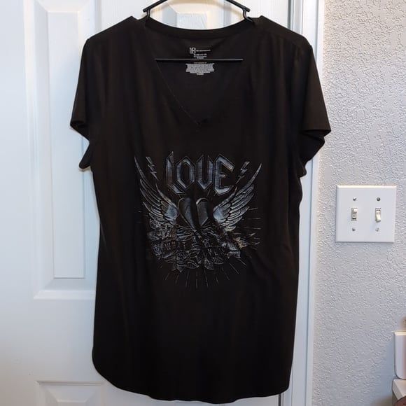 No Boundaries Tops - No Boundaries "Love Whatever" Black T-shirt in Size Medium